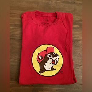 Buc-ees SIZE MEDIUM RED SHORT SLEEVE T SHIRT  BEAVER